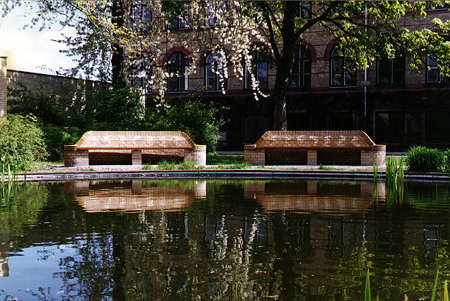 Murstensbænke, Sundby Hospital, København, 1991